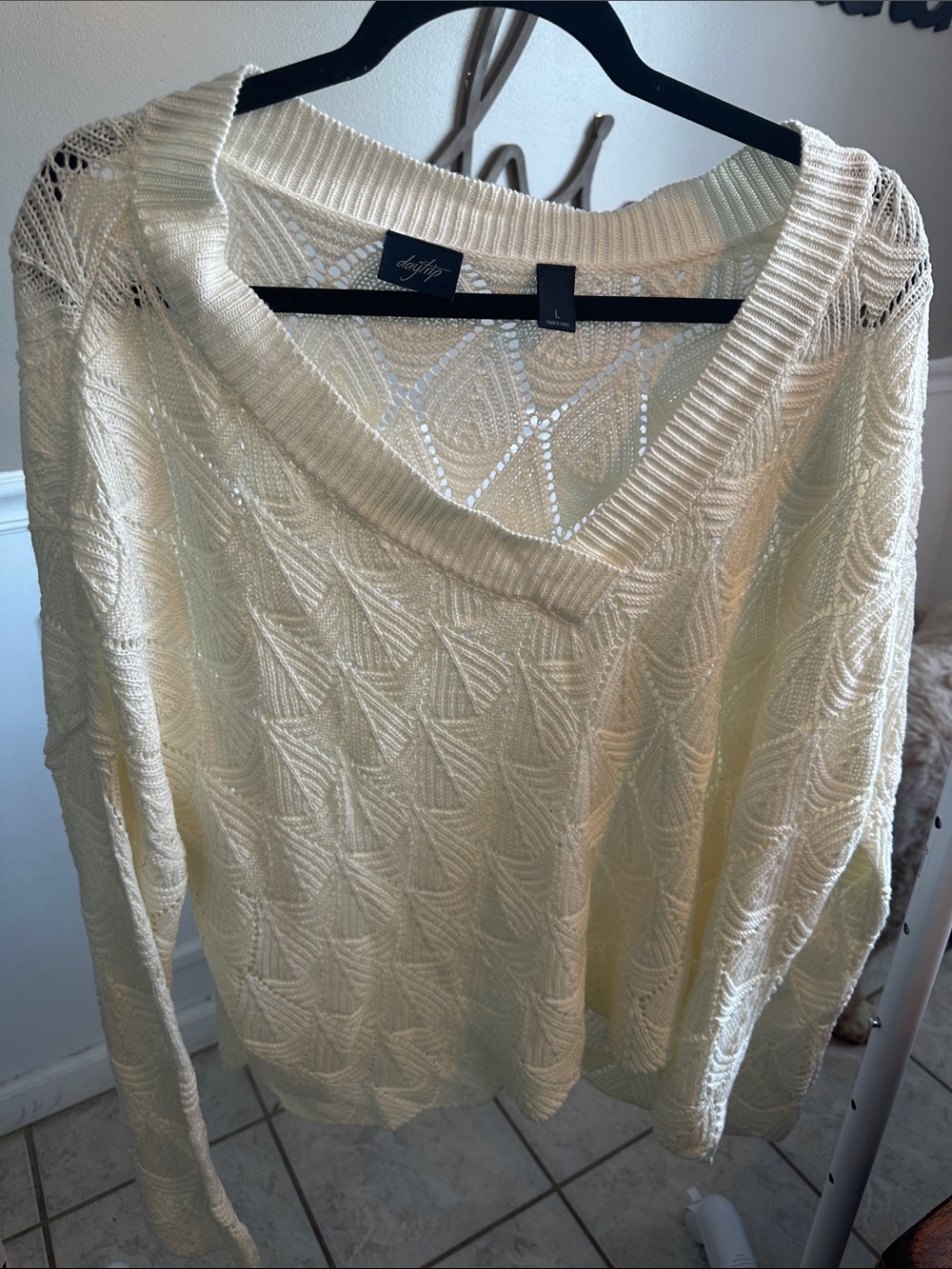 Daytrip Cream V-Neck Sweater - Picture 2 of 2